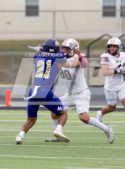Thumbnail 3 in Shiner @ Iola (UIL 2A D2 Football Regional Semifinal) photogallery.