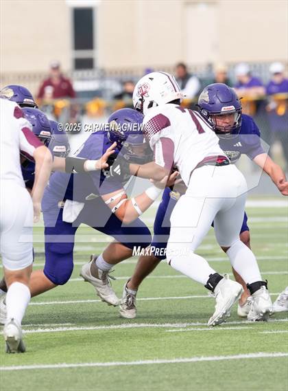 Thumbnail 3 in Shiner @ Iola (UIL 2A D2 Football Regional Semifinal) photogallery.