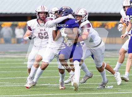 Thumbnail 3 in Shiner @ Iola (UIL 2A D2 Football Regional Semifinal) photogallery.