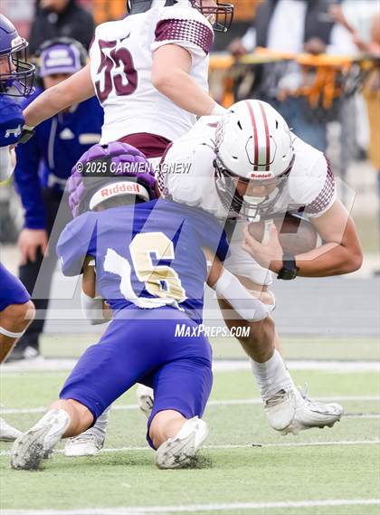 Thumbnail 2 in Shiner @ Iola (UIL 2A D2 Football Regional Semifinal) photogallery.