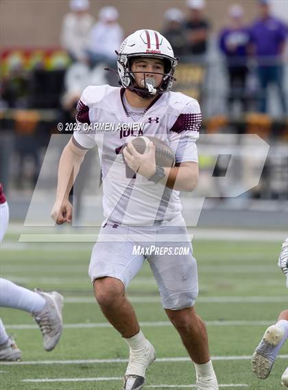 Thumbnail 2 in Shiner @ Iola (UIL 2A D2 Football Regional Semifinal) photogallery.