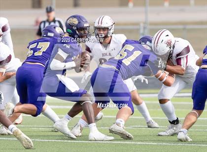 Thumbnail 3 in Shiner @ Iola (UIL 2A D2 Football Regional Semifinal) photogallery.