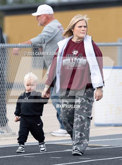 Thumbnail 3 in Shiner @ Iola (UIL 2A D2 Football Regional Semifinal) photogallery.