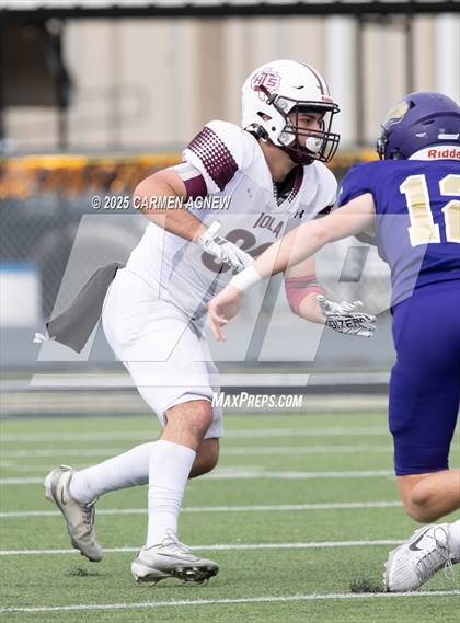Thumbnail 2 in Shiner @ Iola (UIL 2A D2 Football Regional Semifinal) photogallery.