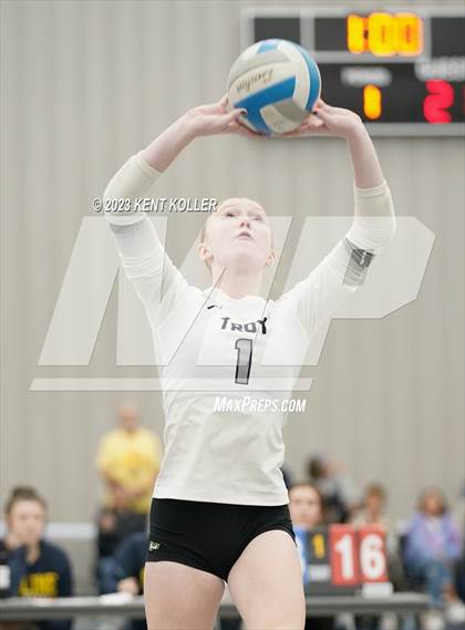 Thumbnail 3 in Troy vs. Lake Fenton (Beast of the East) photogallery.