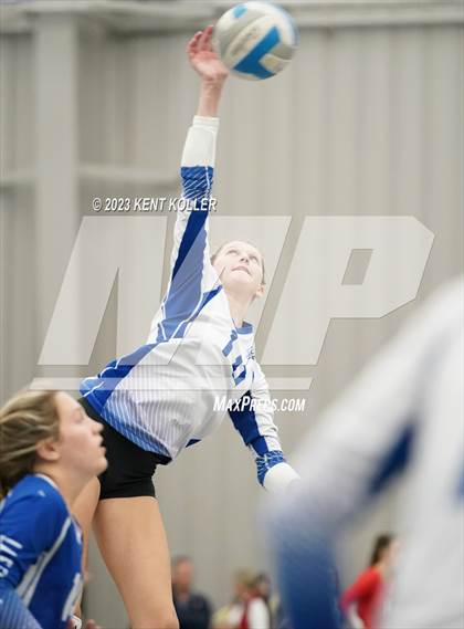 Thumbnail 3 in Troy vs. Lake Fenton (Beast of the East) photogallery.