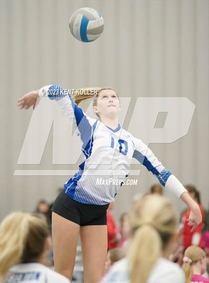 Thumbnail 2 in Troy vs. Lake Fenton (Beast of the East) photogallery.