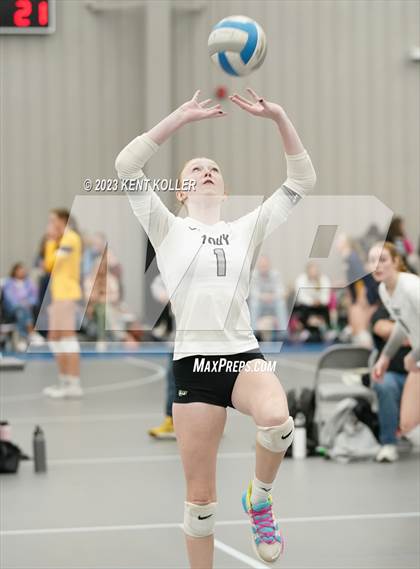 Thumbnail 3 in Troy vs. Lake Fenton (Beast of the East) photogallery.