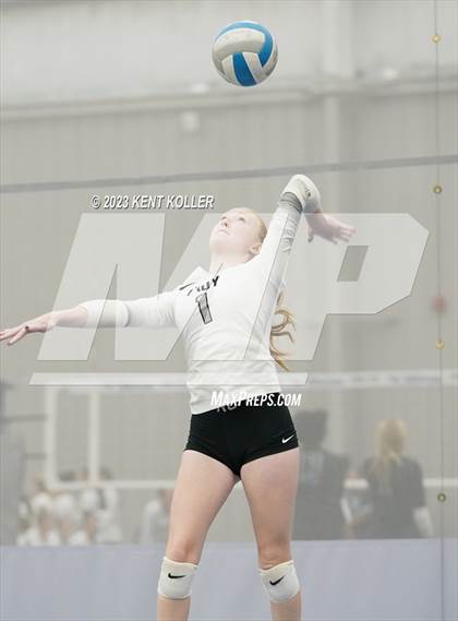 Thumbnail 1 in Troy vs. Lake Fenton (Beast of the East) photogallery.