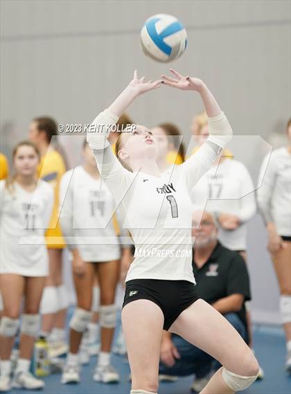 Thumbnail 2 in Troy vs. Lake Fenton (Beast of the East) photogallery.