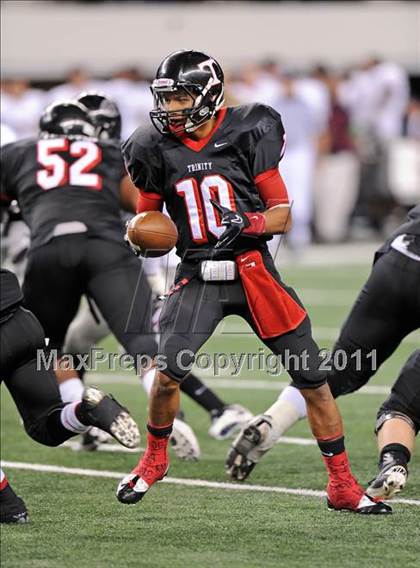 Thumbnail 1 in Trinity vs. Pearland (UIL 5A Division 1 Final) photogallery.