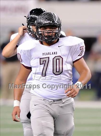 Thumbnail 2 in Trinity vs. Pearland (UIL 5A Division 1 Final) photogallery.