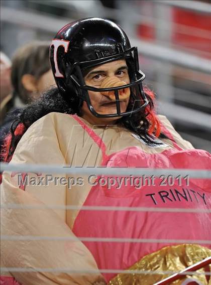 Thumbnail 1 in Trinity vs. Pearland (UIL 5A Division 1 Final) photogallery.