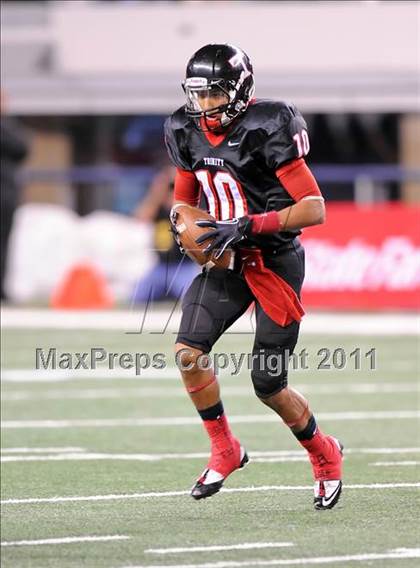 Thumbnail 1 in Trinity vs. Pearland (UIL 5A Division 1 Final) photogallery.