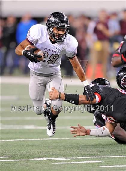 Thumbnail 2 in Trinity vs. Pearland (UIL 5A Division 1 Final) photogallery.
