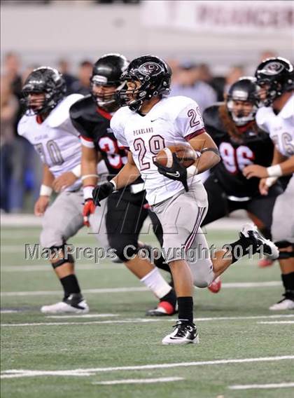 Thumbnail 1 in Trinity vs. Pearland (UIL 5A Division 1 Final) photogallery.