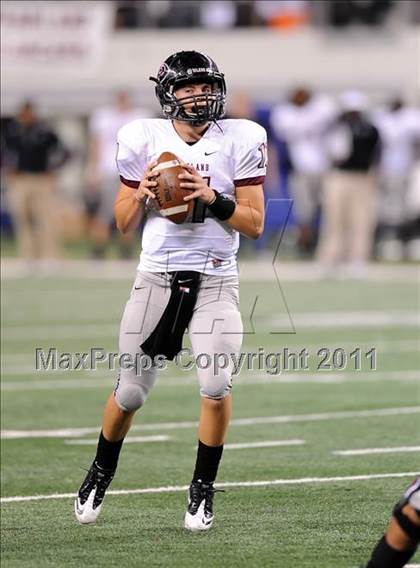 Thumbnail 2 in Trinity vs. Pearland (UIL 5A Division 1 Final) photogallery.