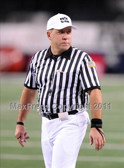 Thumbnail 2 in Trinity vs. Pearland (UIL 5A Division 1 Final) photogallery.
