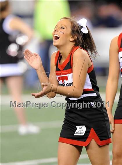 Thumbnail 2 in Trinity vs. Pearland (UIL 5A Division 1 Final) photogallery.