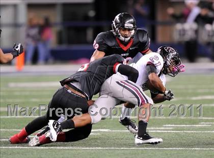 Thumbnail 2 in Trinity vs. Pearland (UIL 5A Division 1 Final) photogallery.