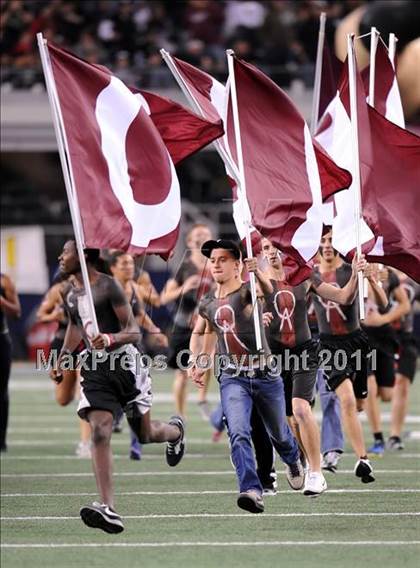 Thumbnail 3 in Trinity vs. Pearland (UIL 5A Division 1 Final) photogallery.