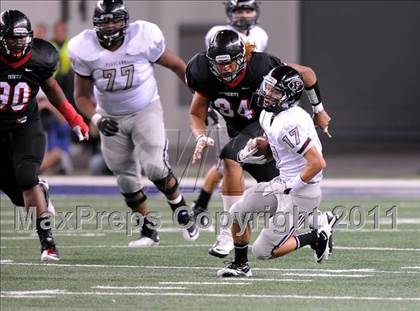 Thumbnail 3 in Trinity vs. Pearland (UIL 5A Division 1 Final) photogallery.