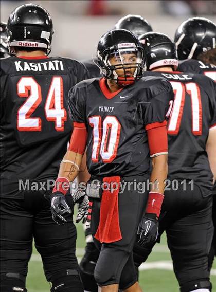 Thumbnail 1 in Trinity vs. Pearland (UIL 5A Division 1 Final) photogallery.
