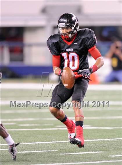 Thumbnail 2 in Trinity vs. Pearland (UIL 5A Division 1 Final) photogallery.