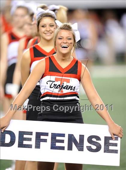 Thumbnail 3 in Trinity vs. Pearland (UIL 5A Division 1 Final) photogallery.
