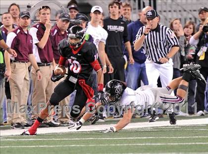 Thumbnail 2 in Trinity vs. Pearland (UIL 5A Division 1 Final) photogallery.