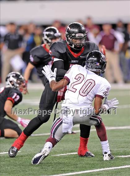 Thumbnail 1 in Trinity vs. Pearland (UIL 5A Division 1 Final) photogallery.