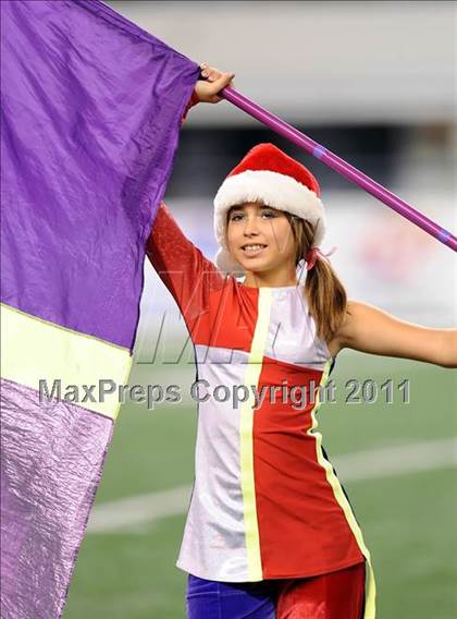 Thumbnail 3 in Trinity vs. Pearland (UIL 5A Division 1 Final) photogallery.