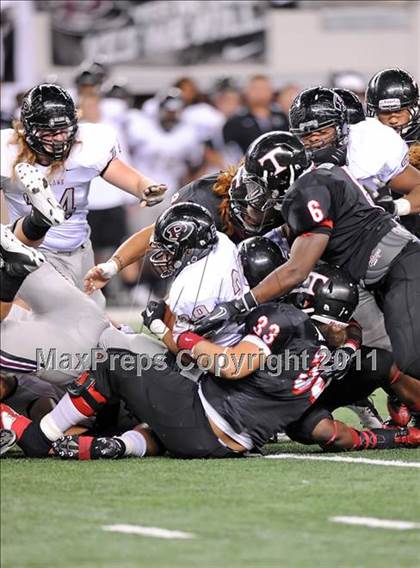 Thumbnail 2 in Trinity vs. Pearland (UIL 5A Division 1 Final) photogallery.