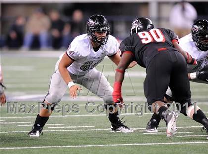 Thumbnail 3 in Trinity vs. Pearland (UIL 5A Division 1 Final) photogallery.