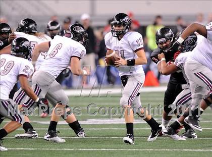 Thumbnail 2 in Trinity vs. Pearland (UIL 5A Division 1 Final) photogallery.