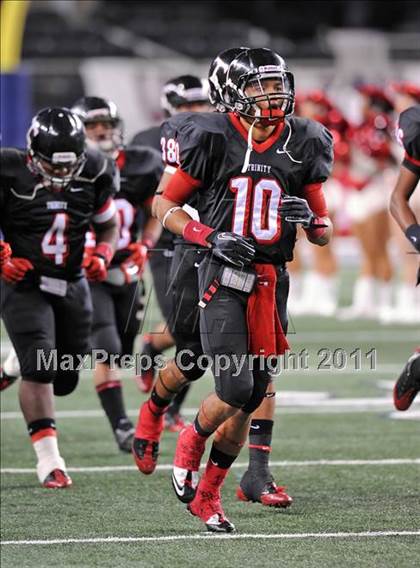 Thumbnail 2 in Trinity vs. Pearland (UIL 5A Division 1 Final) photogallery.