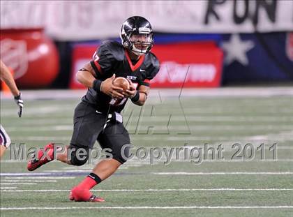 Thumbnail 2 in Trinity vs. Pearland (UIL 5A Division 1 Final) photogallery.