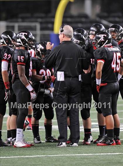 Thumbnail 2 in Trinity vs. Pearland (UIL 5A Division 1 Final) photogallery.