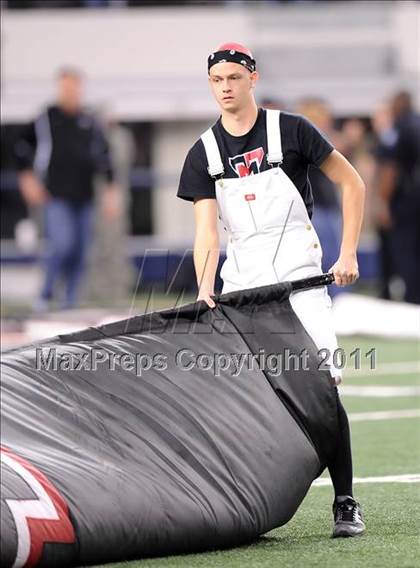 Thumbnail 2 in Trinity vs. Pearland (UIL 5A Division 1 Final) photogallery.