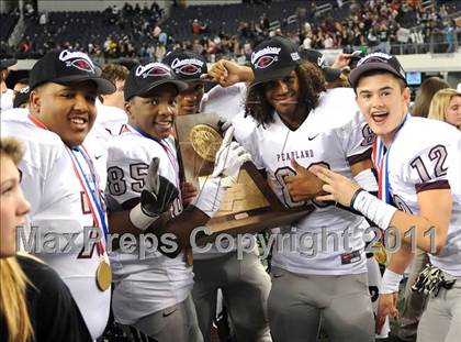 Thumbnail 1 in Trinity vs. Pearland (UIL 5A Division 1 Final) photogallery.