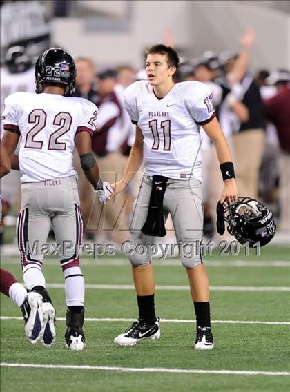 Thumbnail 2 in Trinity vs. Pearland (UIL 5A Division 1 Final) photogallery.