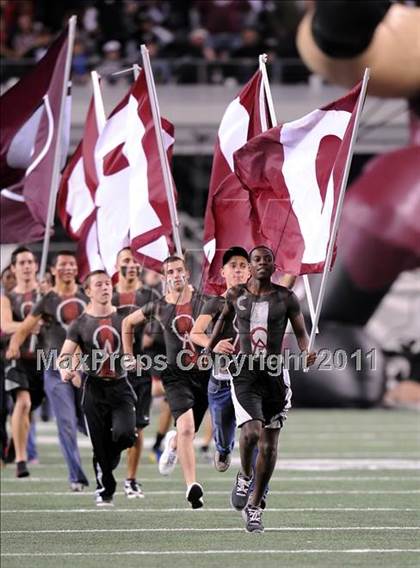 Thumbnail 2 in Trinity vs. Pearland (UIL 5A Division 1 Final) photogallery.