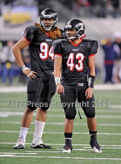 Thumbnail 3 in Trinity vs. Pearland (UIL 5A Division 1 Final) photogallery.