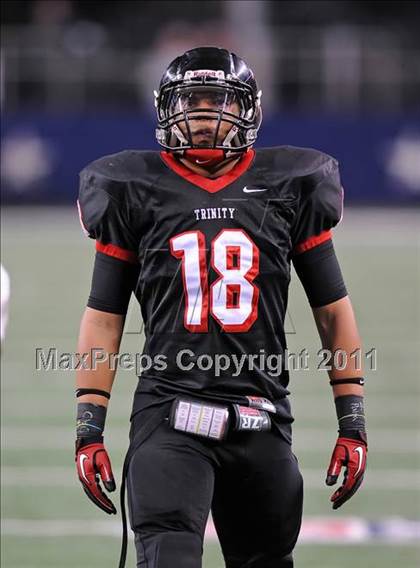 Thumbnail 3 in Trinity vs. Pearland (UIL 5A Division 1 Final) photogallery.