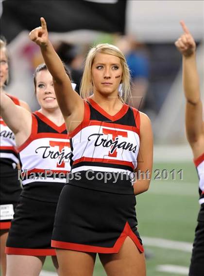 Thumbnail 1 in Trinity vs. Pearland (UIL 5A Division 1 Final) photogallery.