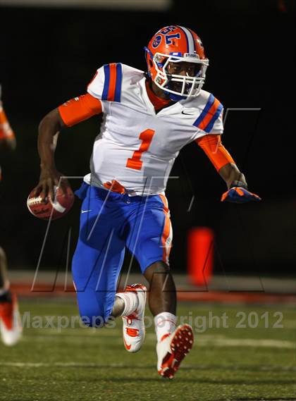 Thumbnail 2 in Edwardsville vs. East St. Louis photogallery.