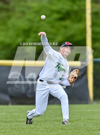 Thumbnail 3 in New Castle @ Yorktown photogallery.