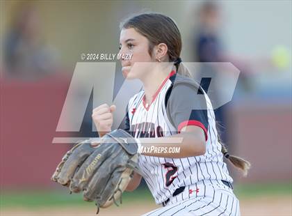 Thumbnail 1 in College Park @ Caney Creek photogallery.