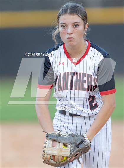 Thumbnail 1 in College Park @ Caney Creek photogallery.