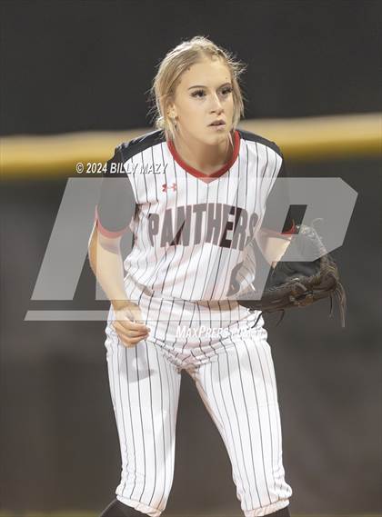 Thumbnail 2 in College Park @ Caney Creek photogallery.